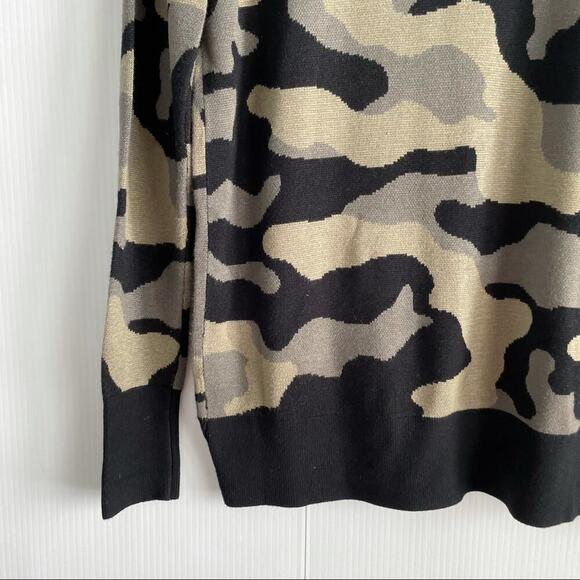Isaac Mizrahi camouflage long sleeve sweater - Picture 7 of 10